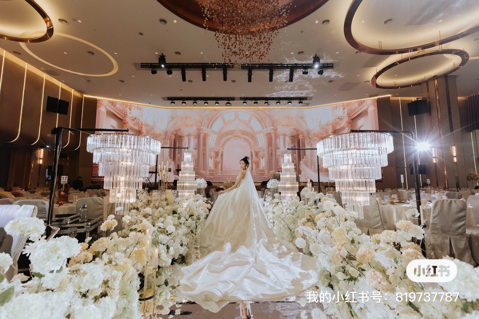 23 Wedding Luxe Bridal gallery photo