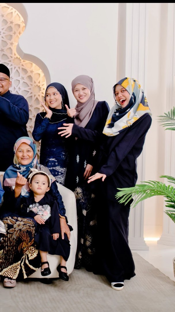 Akhi Photo Official gallery photo