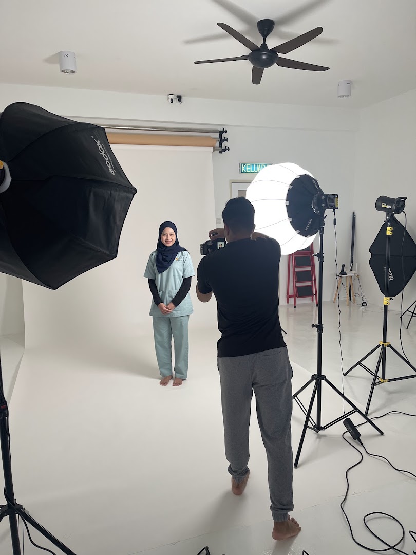 Artsy & Co - PHOTOGRAPHY | CONVOCATION | GRADUATION | CONVO | WEDDING | STUDIO RAYA | CORPORATE | INSTANT PHOTOBOOTH gallery photo