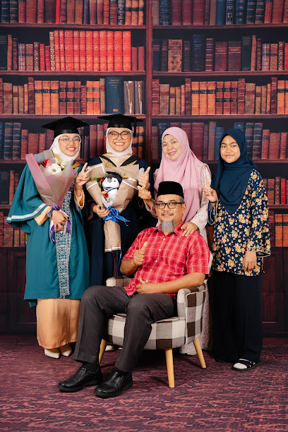 Artsy & Co - PHOTOGRAPHY | CONVOCATION | GRADUATION | CONVO | WEDDING | STUDIO RAYA | CORPORATE | INSTANT PHOTOBOOTH, Wedding Photographer in East Coast