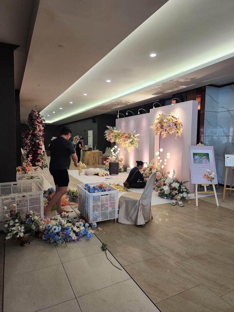 AsahiLove - Bridal Studio Gown & Suit Rental gallery photo