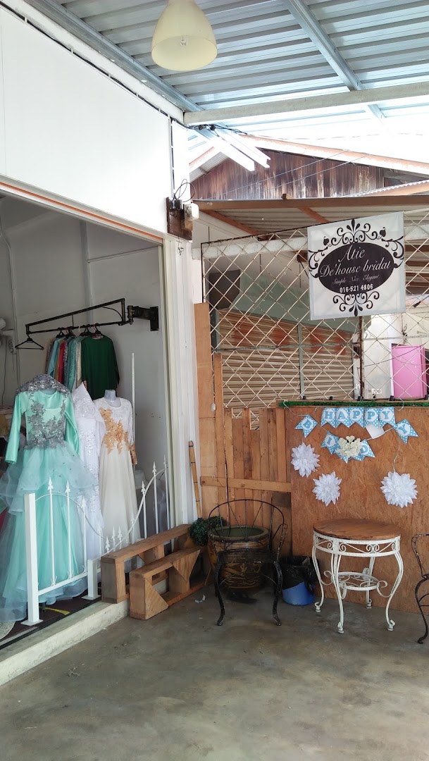 Atie De'house Bridal gallery photo