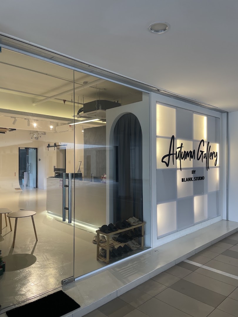 Autumn Gallery by Blank Studio gallery photo