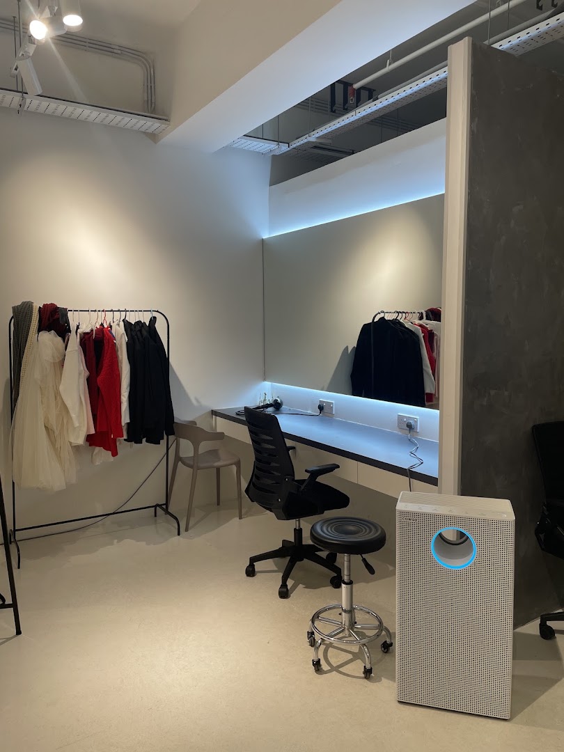 Autumn Gallery by Blank Studio gallery photo