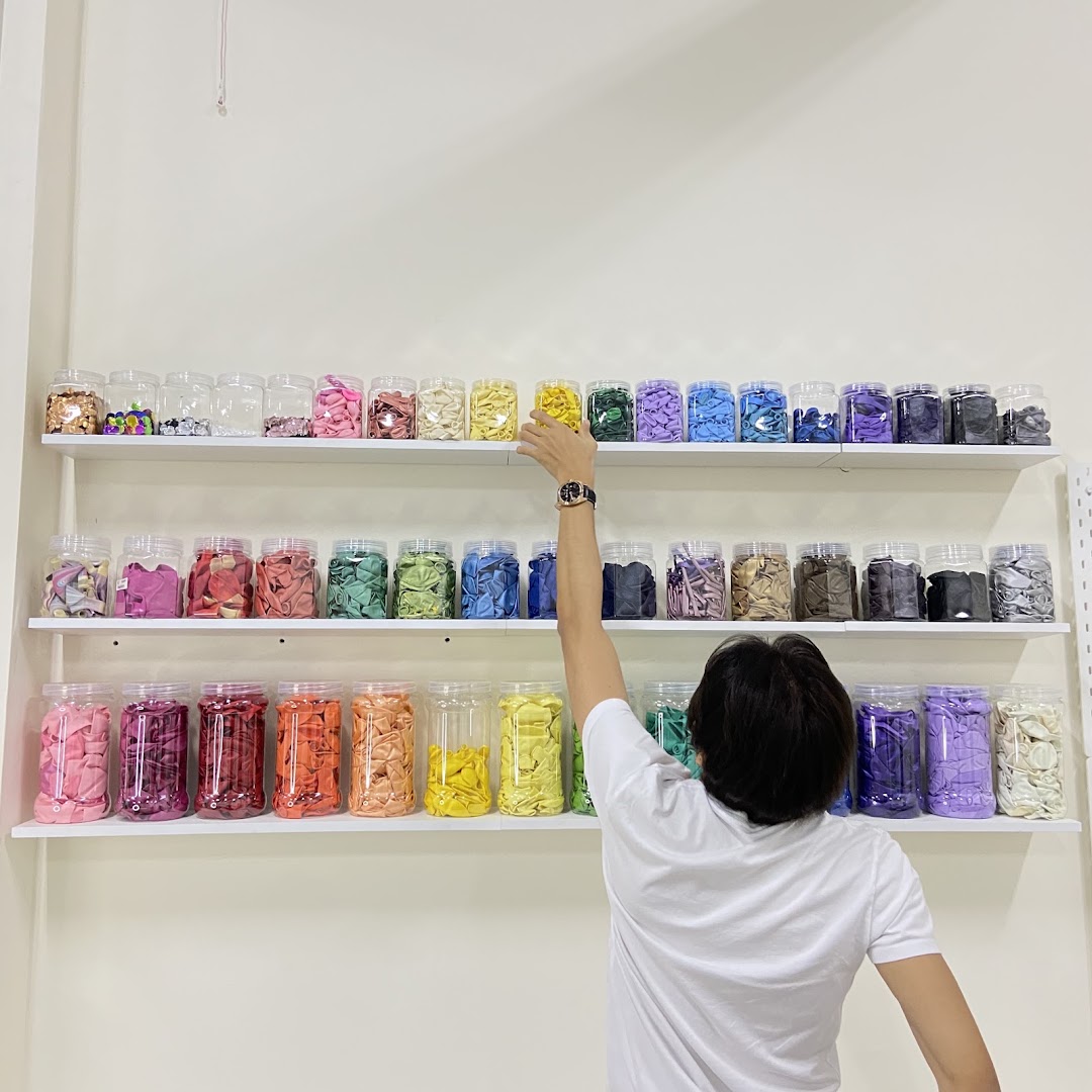 Balloonandstring gallery photo