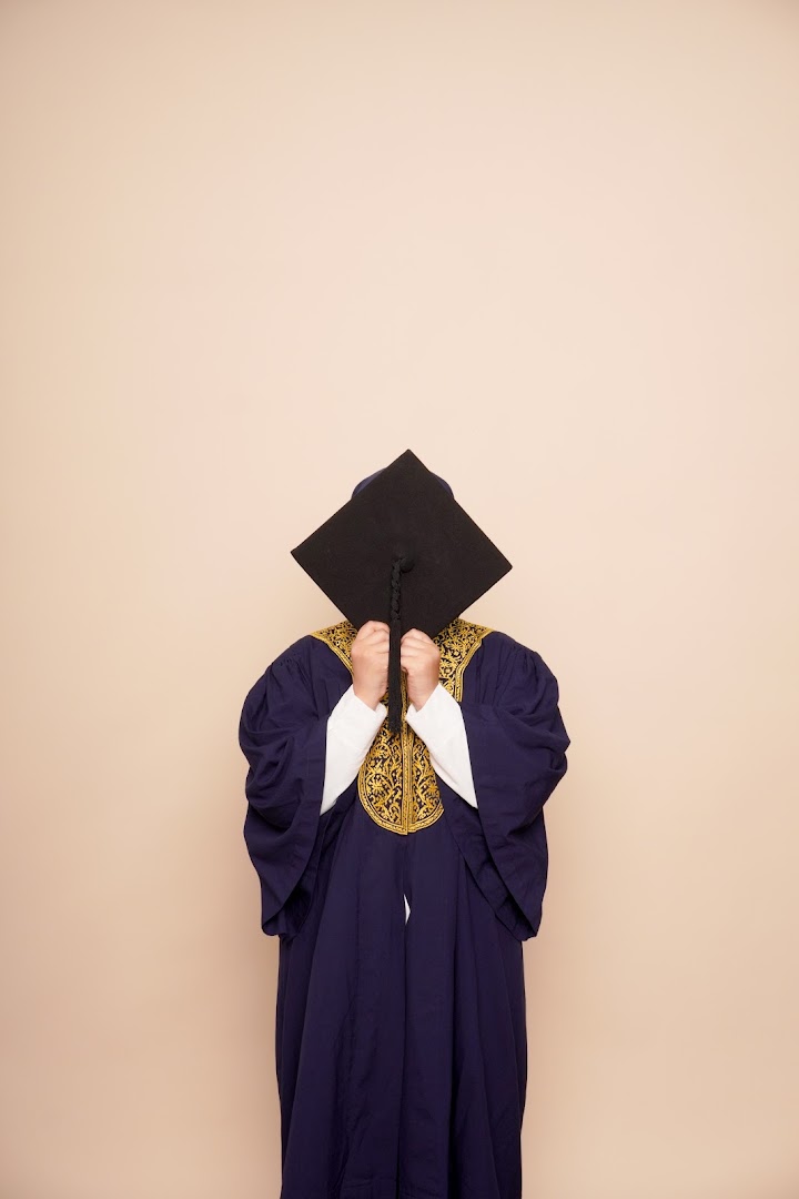 Bendeni Studio - SelfPhoto | Convocation | Family | Professional Photographer gallery photo
