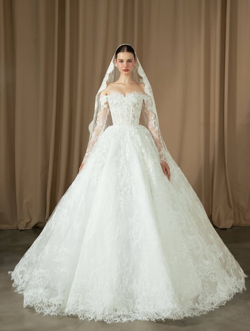 Blooms Bridal gallery photo