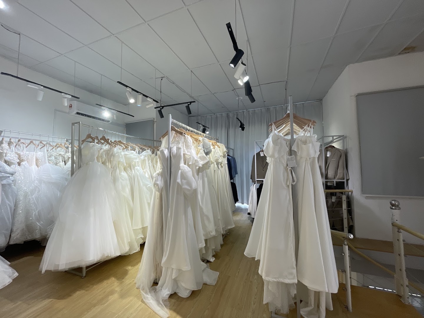 BLUEKY GOWN & DRESS gallery photo
