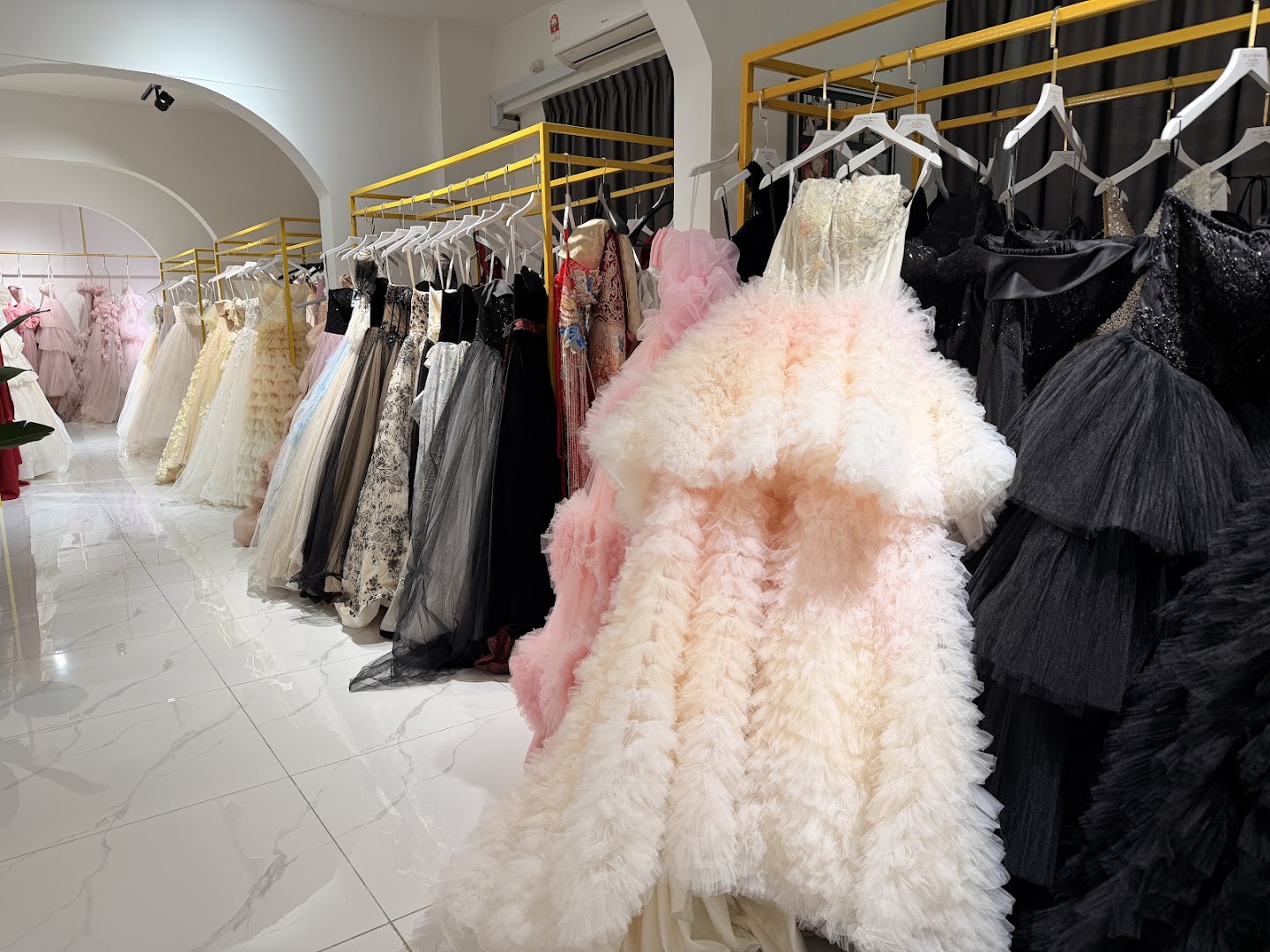 Delove Bridal Selection (Miri) gallery photo