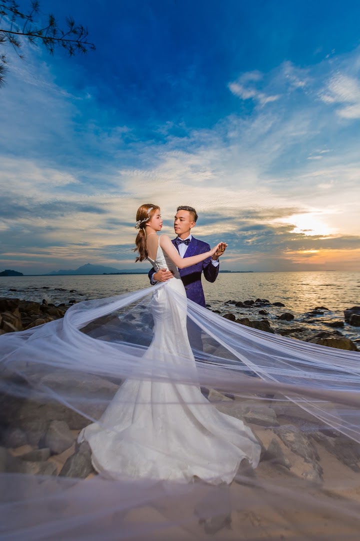 Delove Bridal Studio Kuching Showroom gallery photo