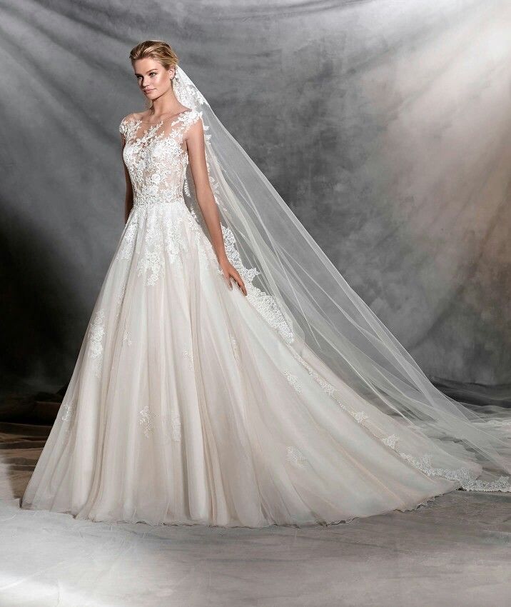 Designer Gown Rental gallery photo