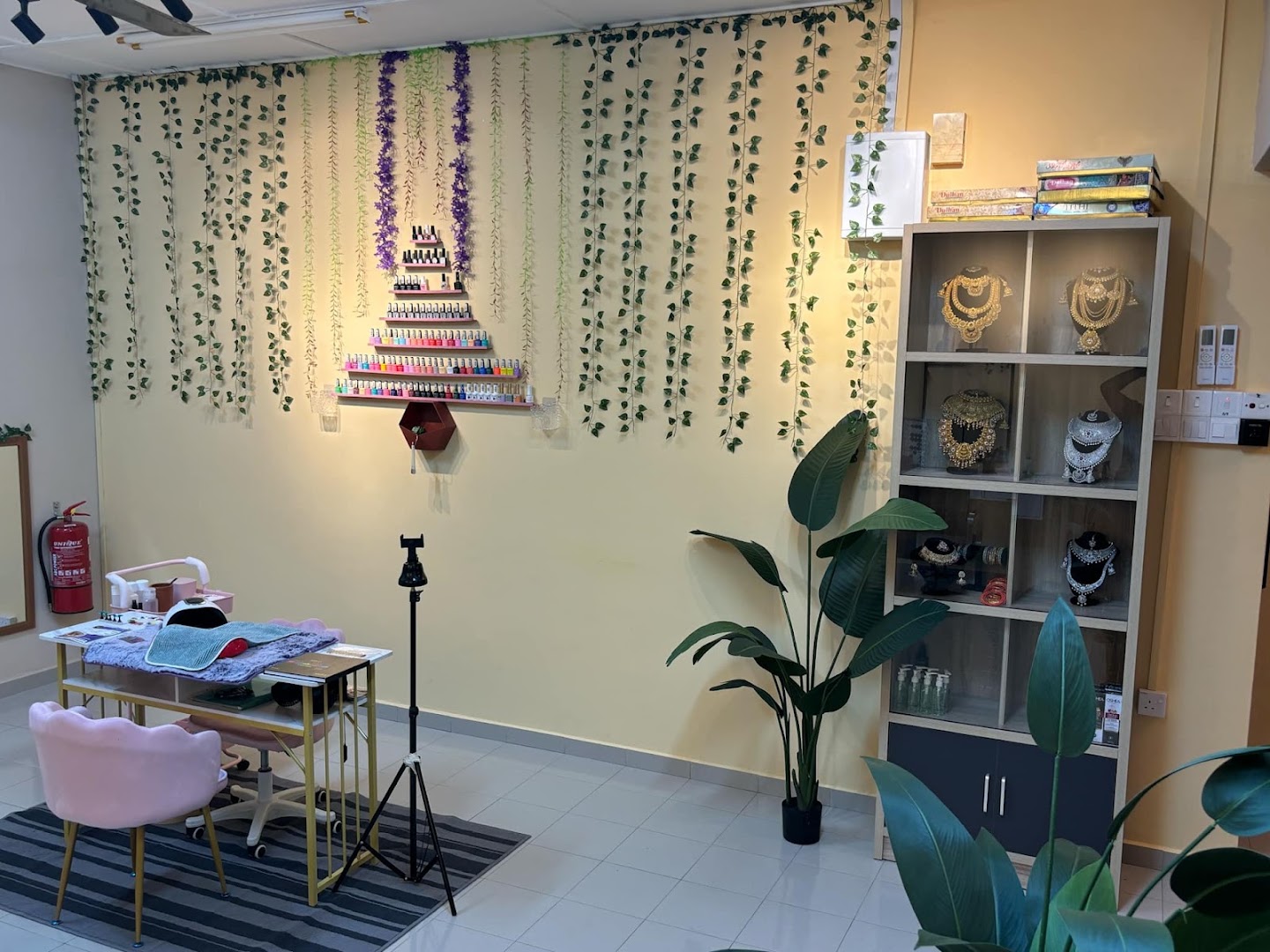 Dhevarani Bridal & Beauty Salon gallery photo