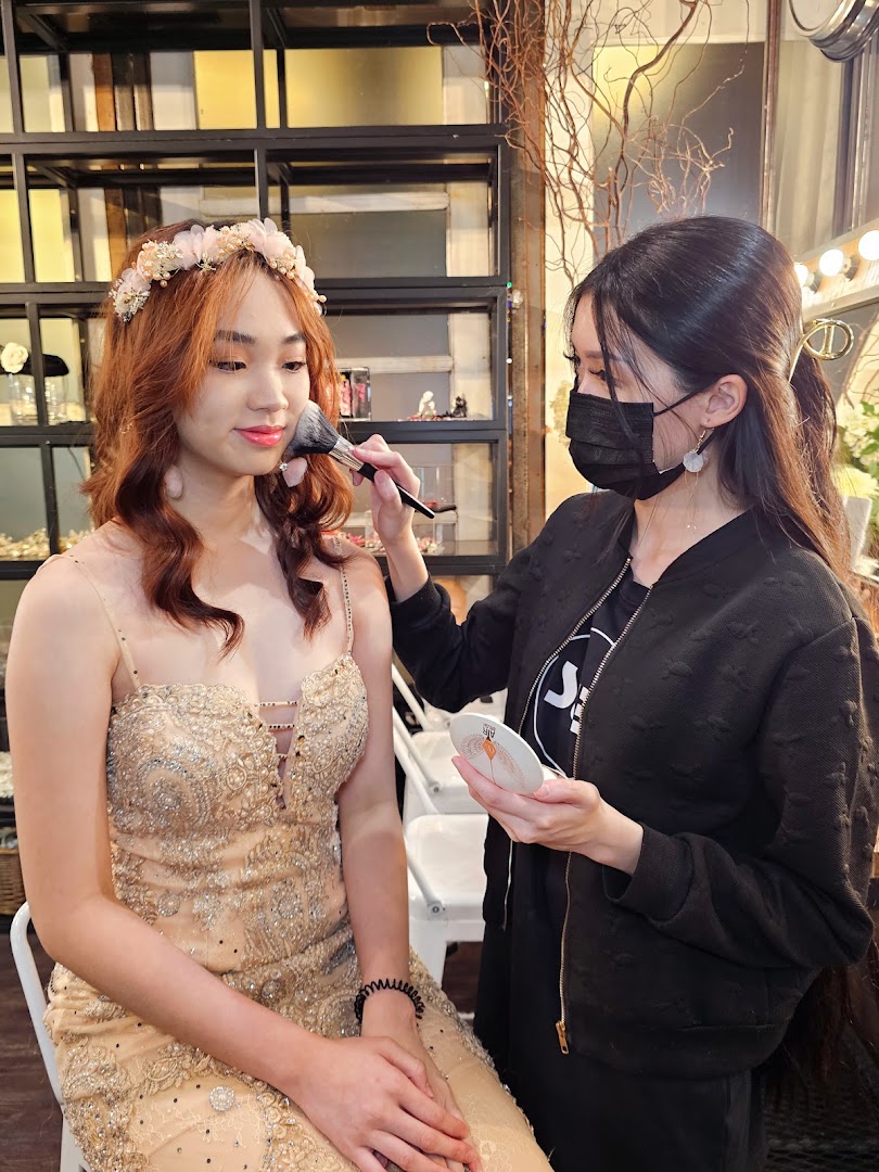 Director Love Beauty Bridal Makeup & Hairdo Design gallery photo