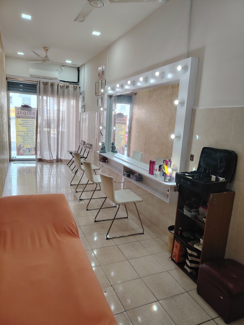 Divyasheni bridal gallery photo