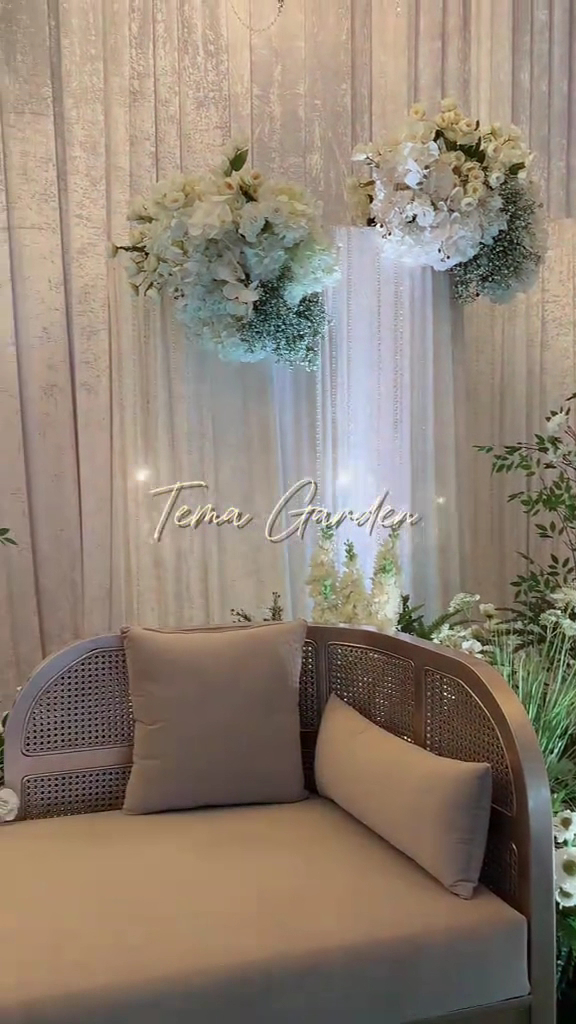 Elegant Glam Hall gallery photo