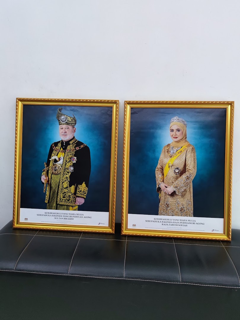 FAMOUS PHOTO STUDIO gallery photo