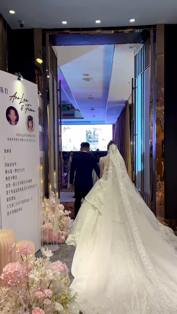 First Met Wedding Gallery gallery photo