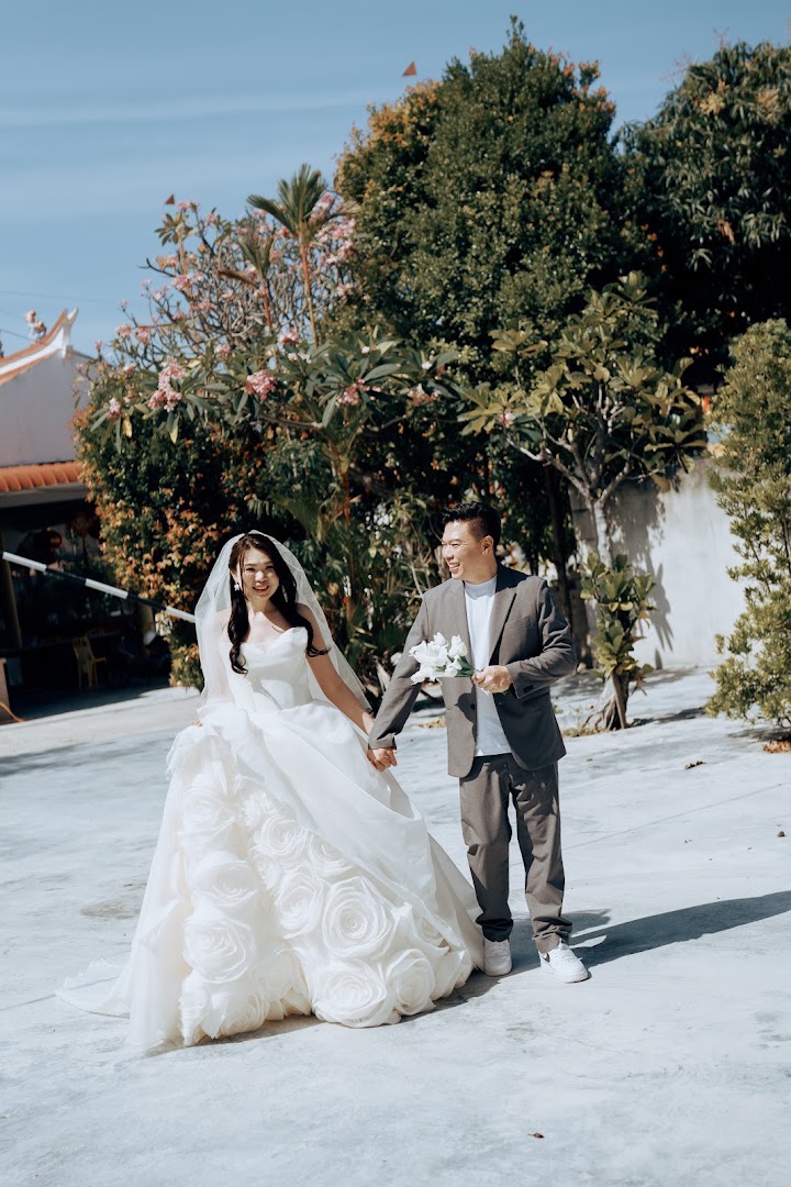 First Met Wedding Gallery gallery photo