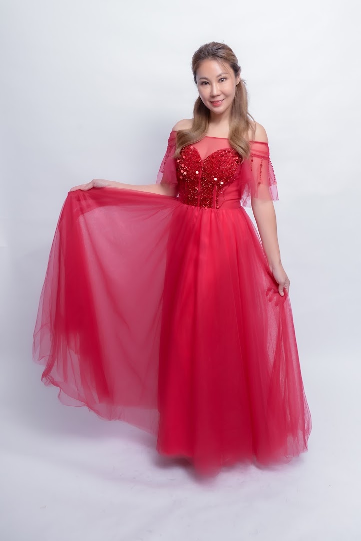 Glam Gown gallery photo