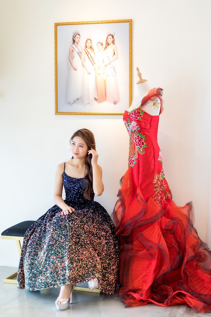 Glam Gown gallery photo