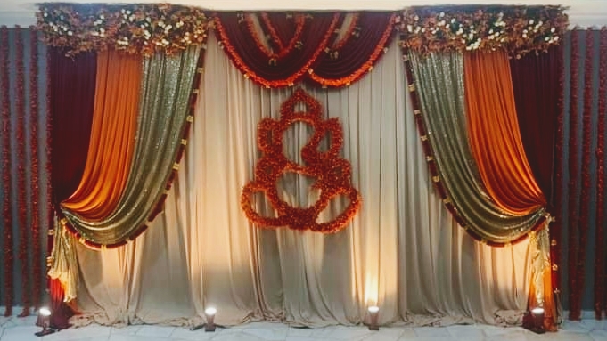 Golden Decorator gallery photo