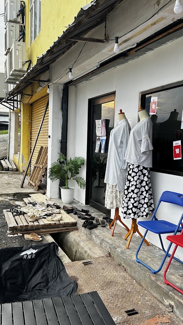 Her House Butik Bundle Perempuan gallery photo