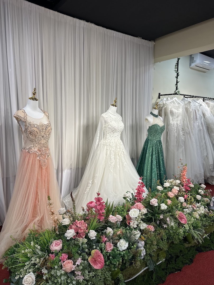 La Femme Secrete Ladies Evening Dinner Dress/Function Party Dress/Elegant Ball Gowns Rental 女性家庭式盛装、华服、晚装、礼服租借 gallery photo