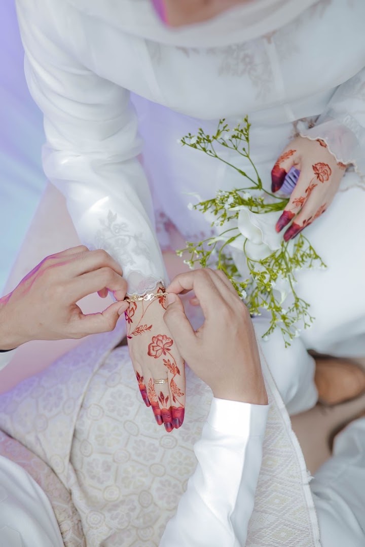 Lizs Chanteq Bridal gallery photo