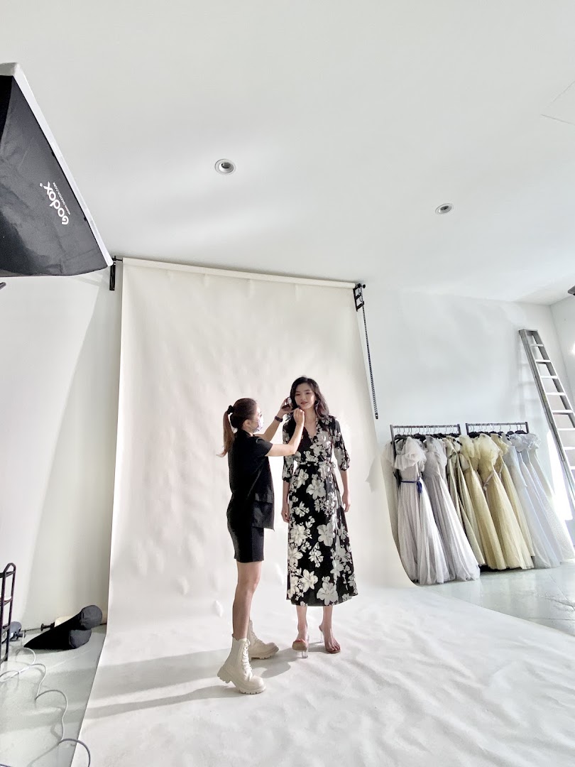 LIZZ Bridal Hair And Makeup gallery photo