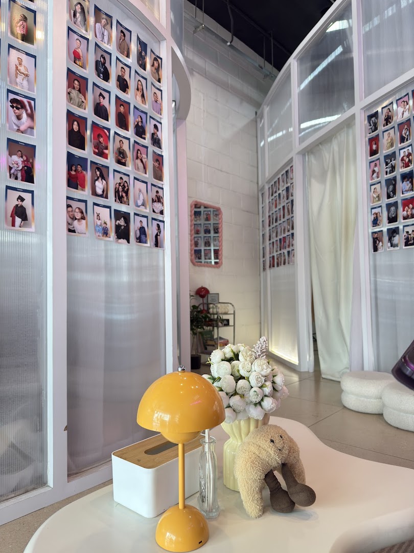 Lunamo Self-Photo Shoot Studio @ Riverson KK gallery photo