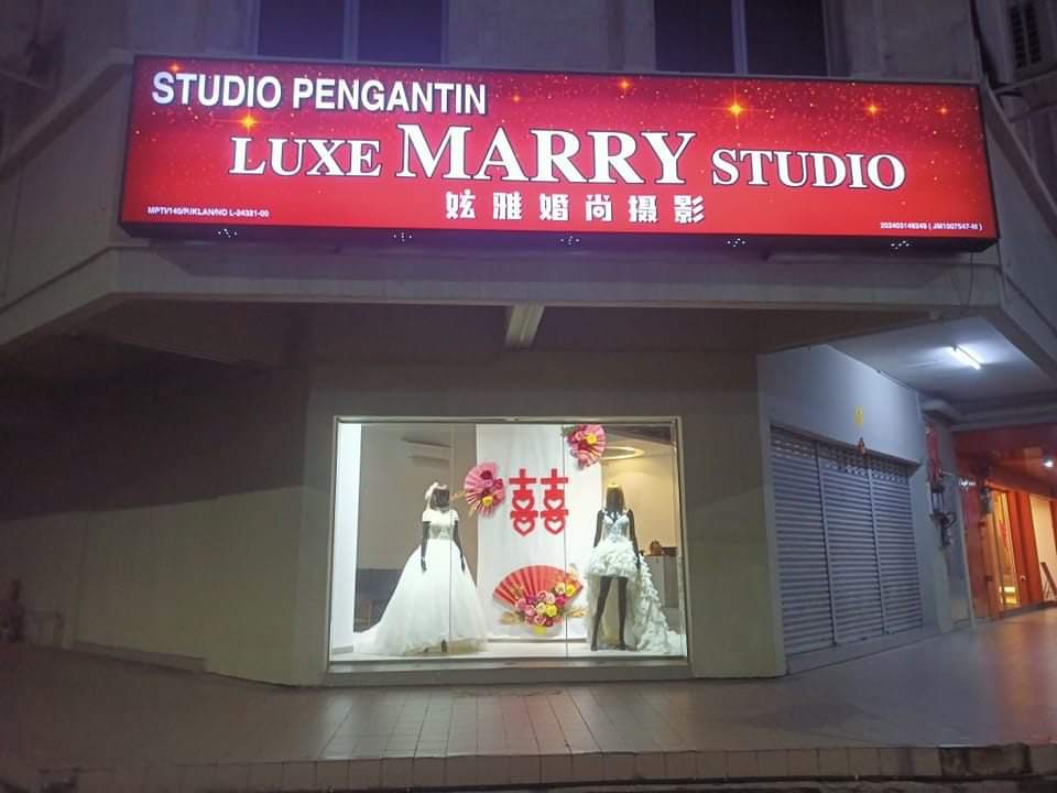 Luxe marry studio gallery photo