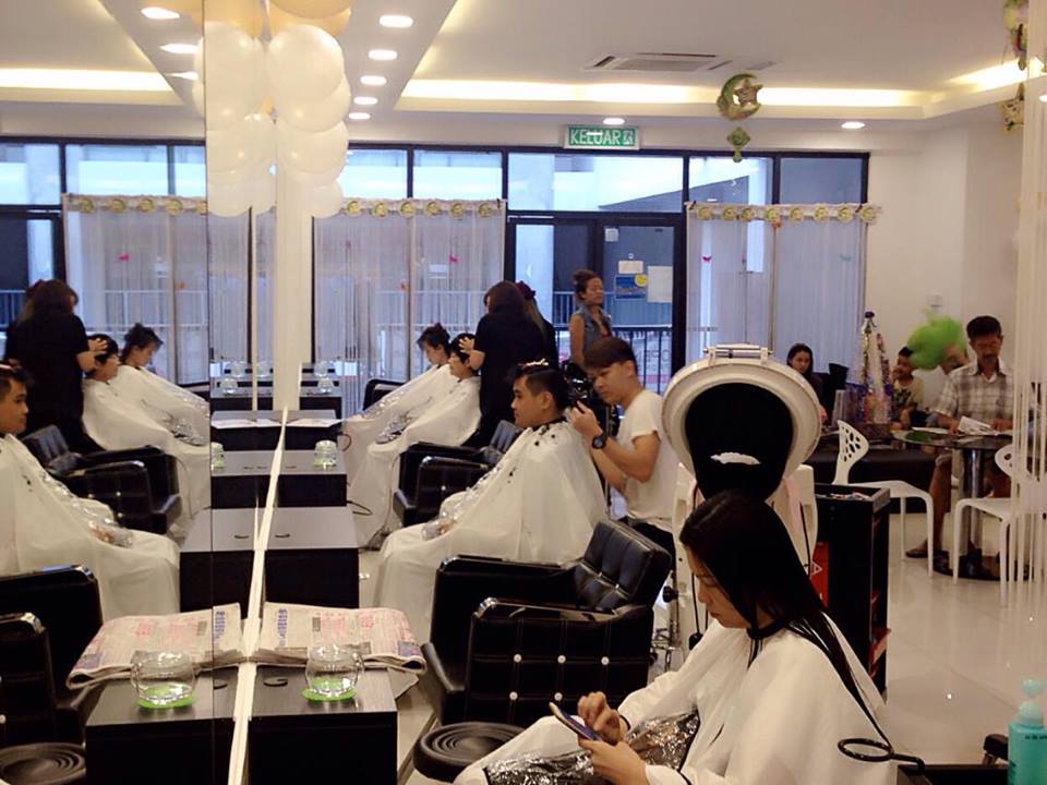Michelle Hair Makeup Salon & Academy " Karamunsing Capital" gallery photo