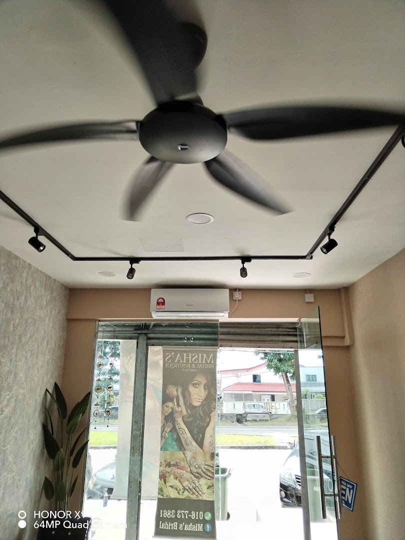 Mishas Wow Beauty gallery photo