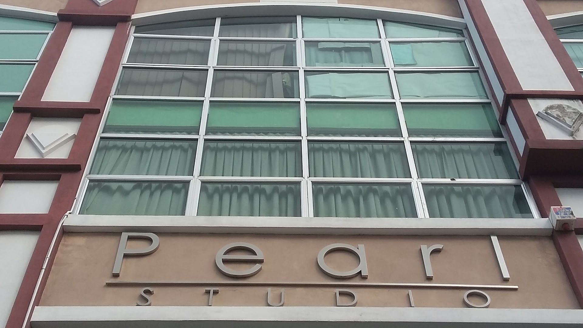 Pearl Studio gallery photo