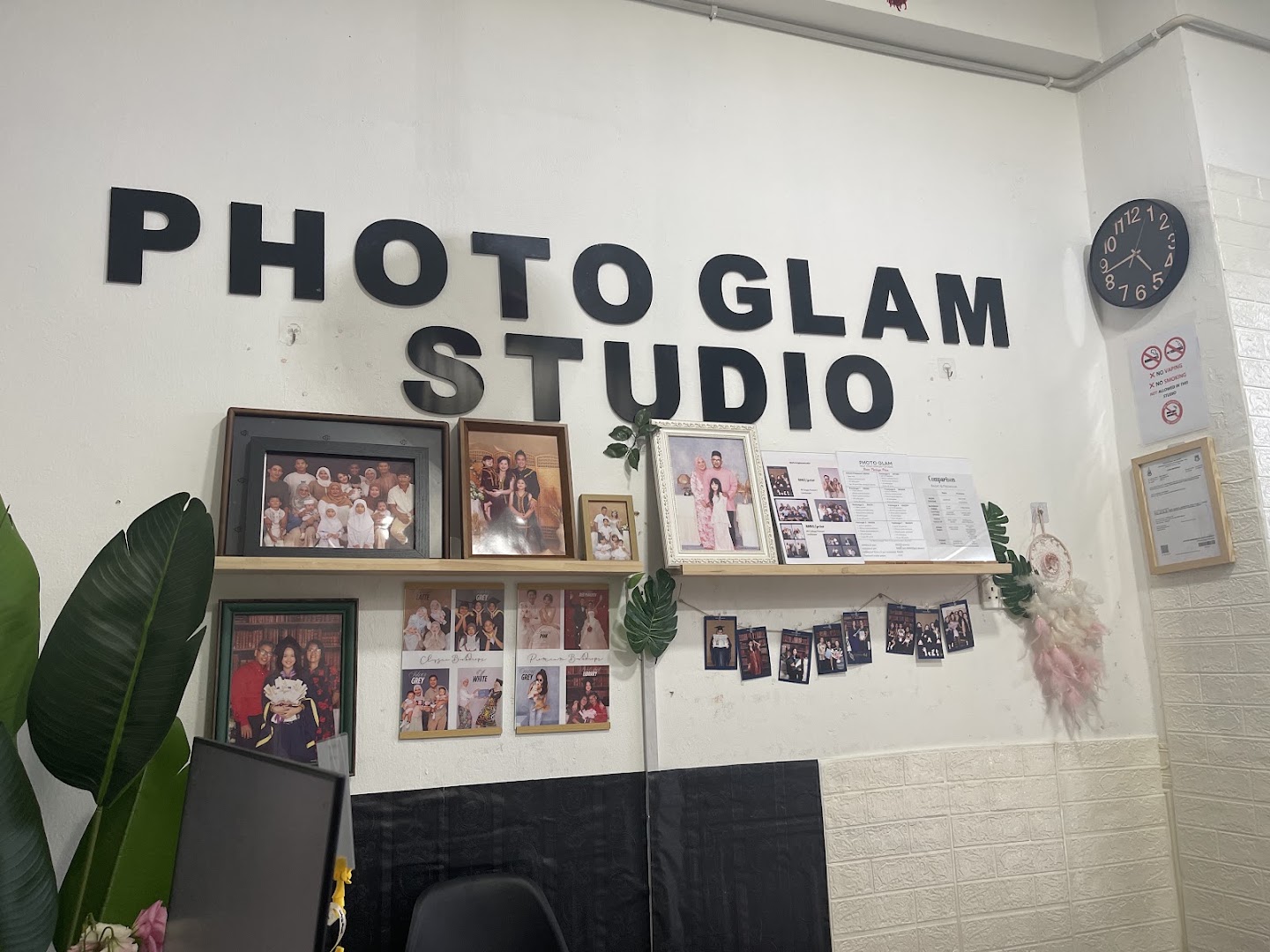 Photo Glam AI Self-Photoshoot Studio gallery photo