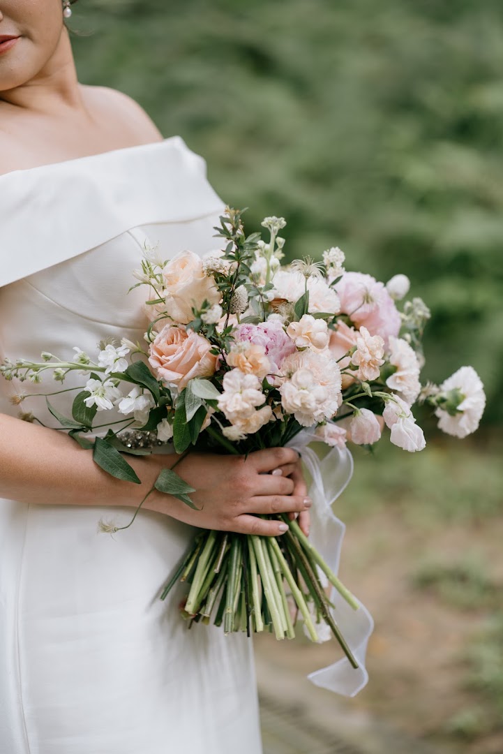 Pretty Little Things Weddings gallery photo