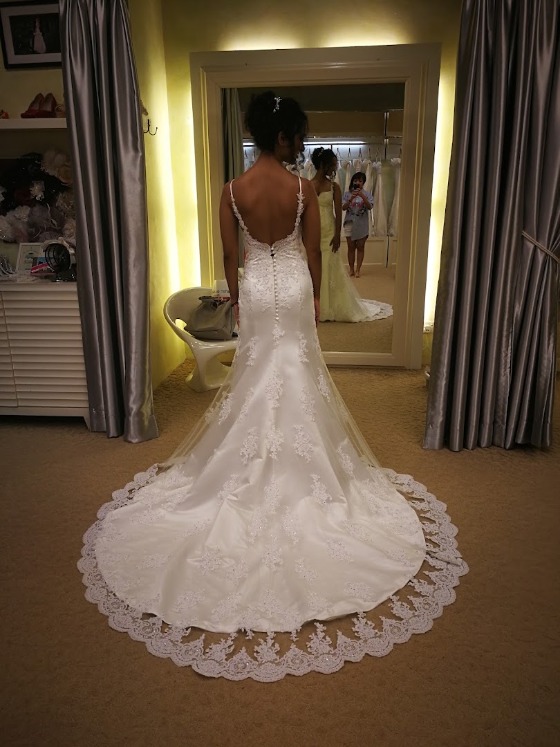 PrettyInWhite gallery photo