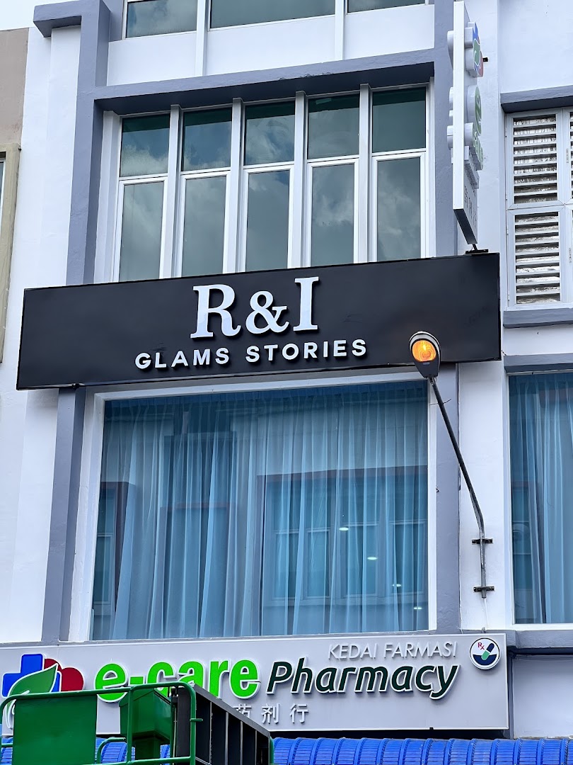 R&I Glams Stories gallery photo