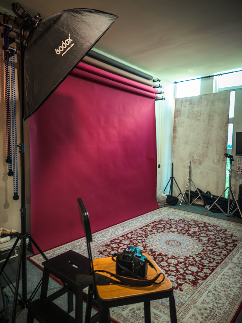 RLL.Ind.Prod Be.You.Tiful Studio gallery photo