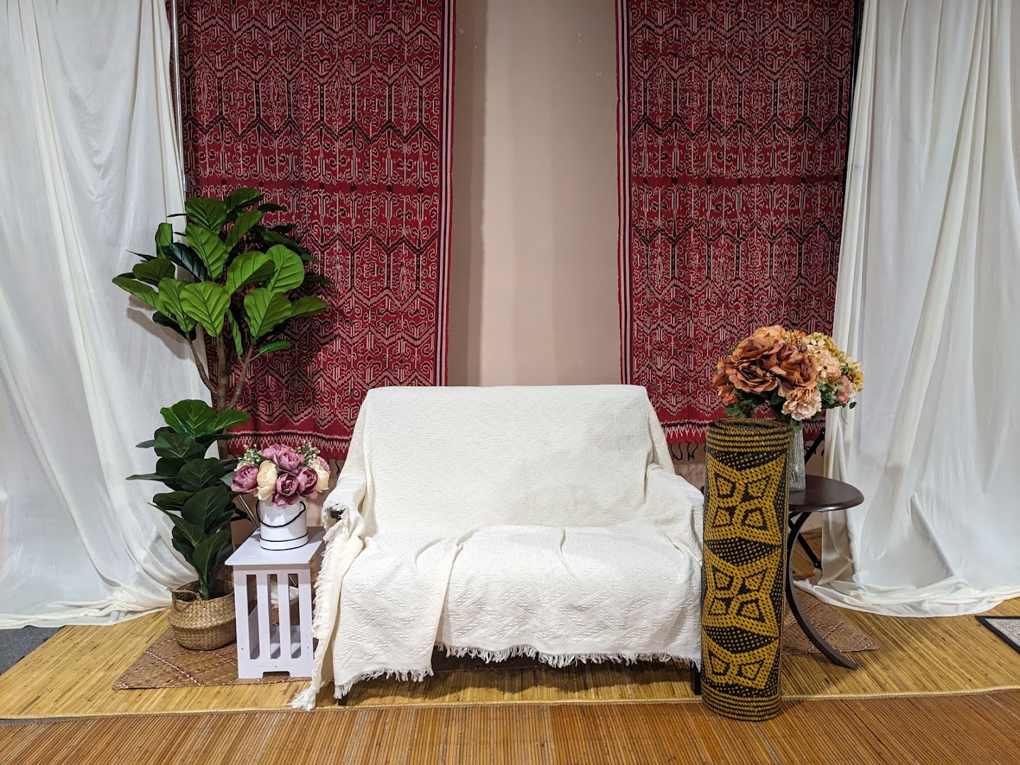 RLL.Ind.Prod Be.You.Tiful Studio gallery photo