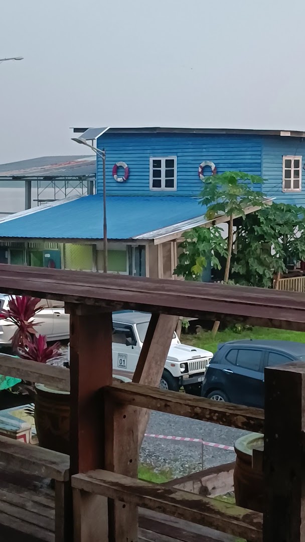 Robert's Wooden House gallery photo