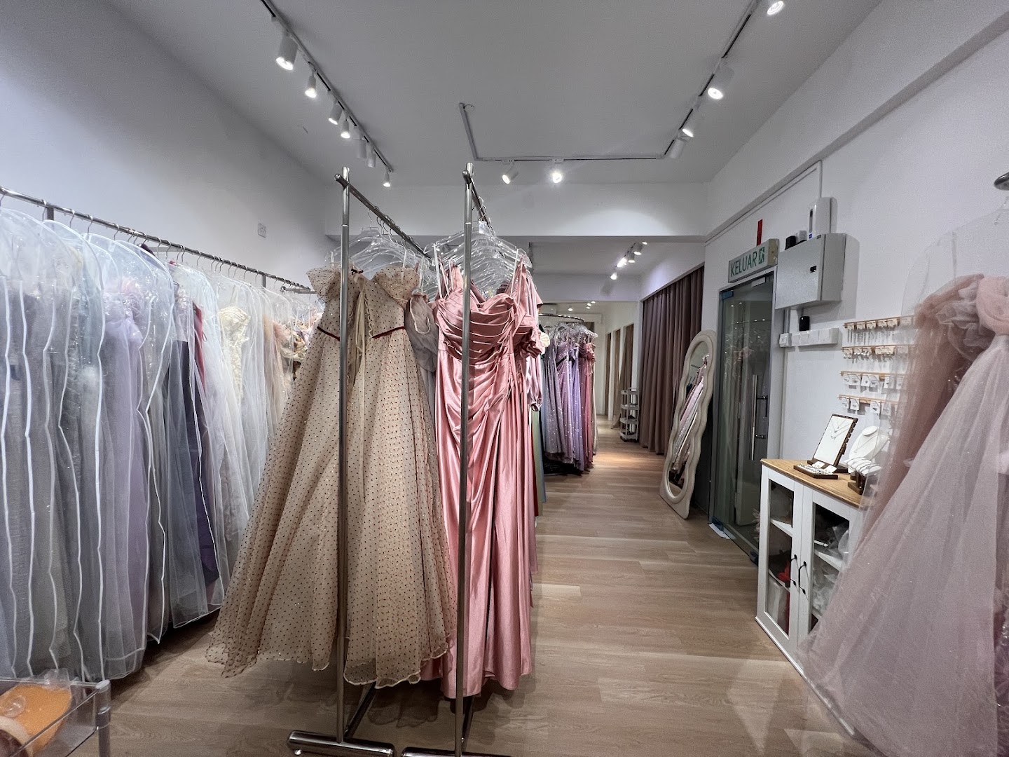 Rossie Gown Rental gallery photo