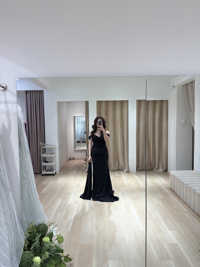 Rossie Gown Rental gallery photo