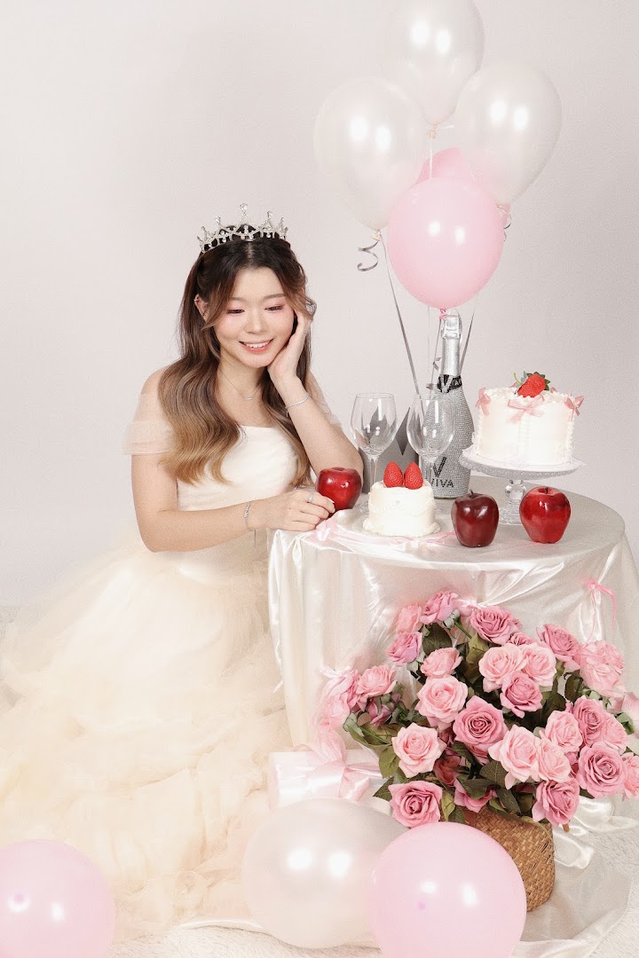 Sakura Selfie Studio gallery photo