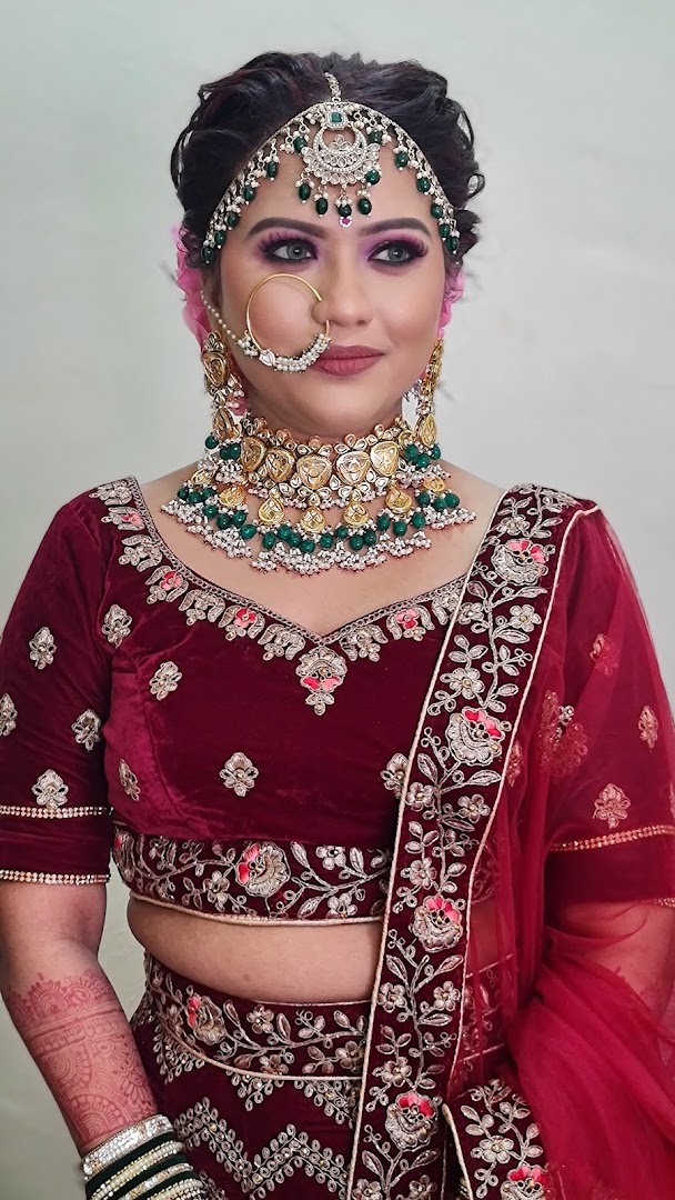 SB GLITZ bridal studio gallery photo