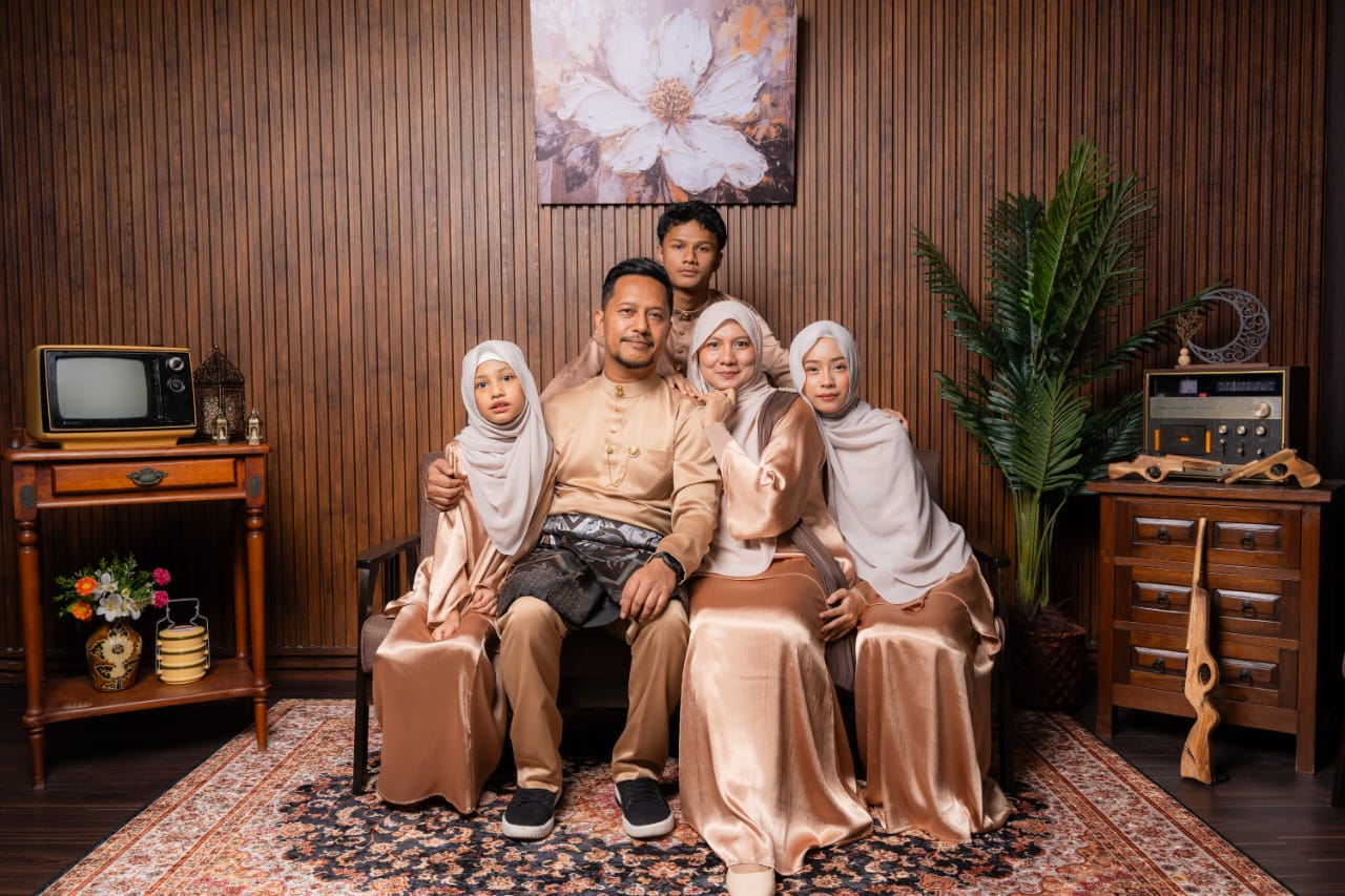 Senira Studio | Studio Convo Shah Alam | Raya & Professional Photography gallery photo