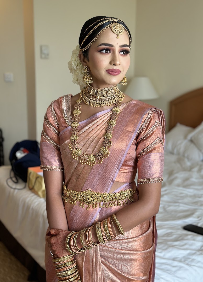 Vicky Makeup & Mehndi gallery photo