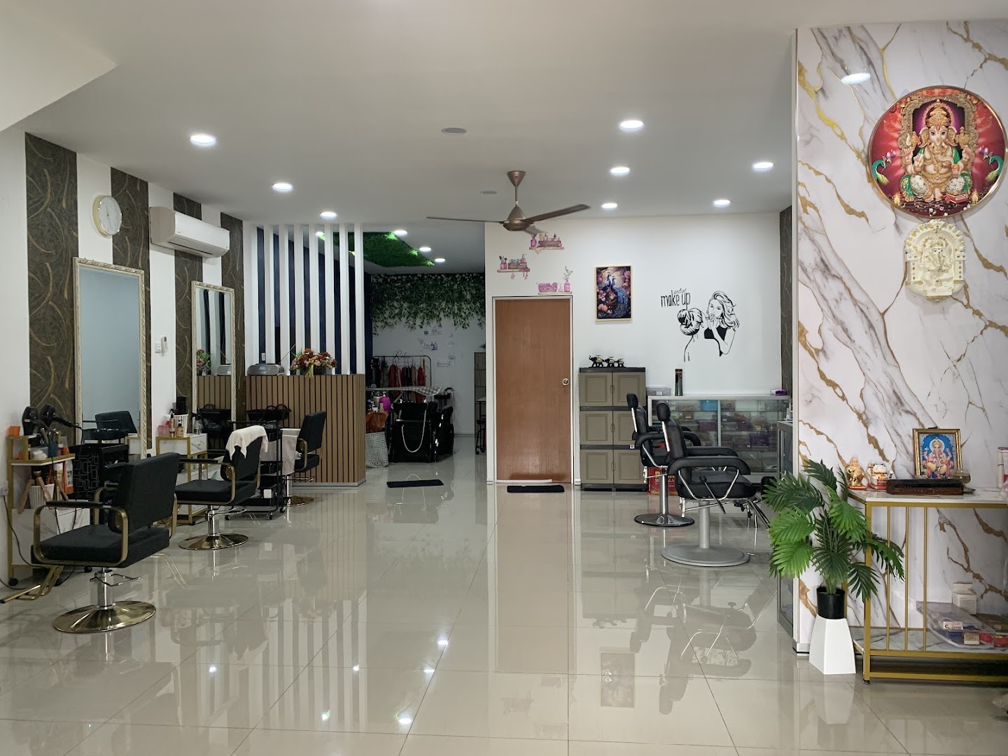 Vinshri Bridal & Hair Salon gallery photo