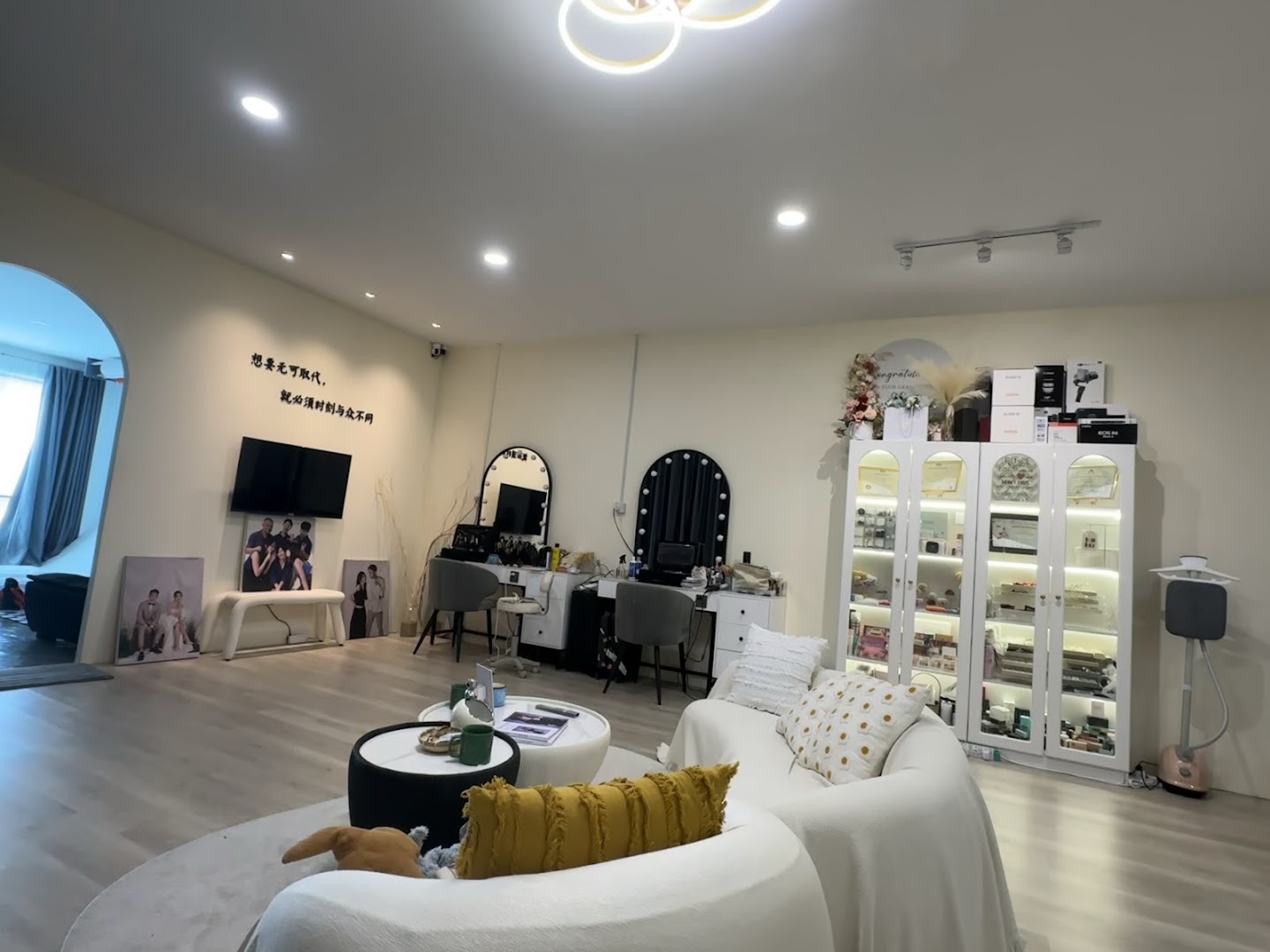 VReine Studio - Kuching Photography Studio gallery photo